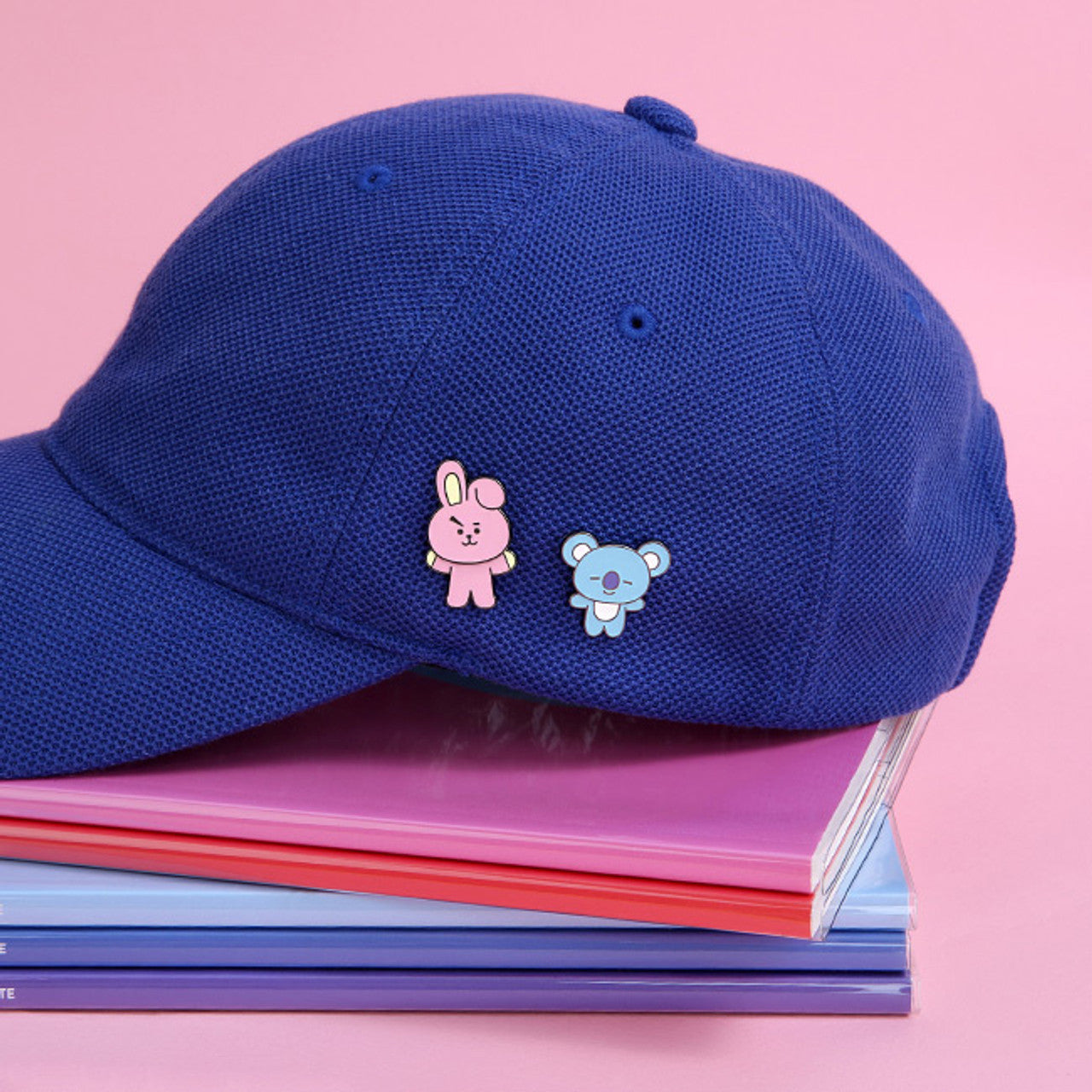 PIN BADGE SWING BT21