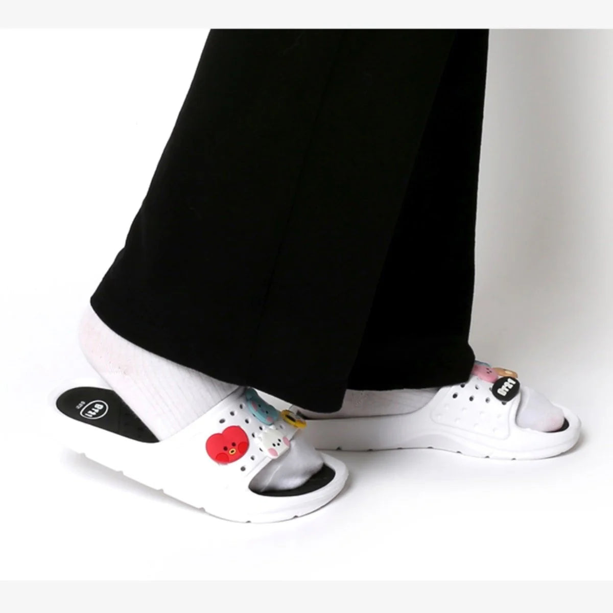 SLIPPERS TOGETHER CUSHION MININI BT21