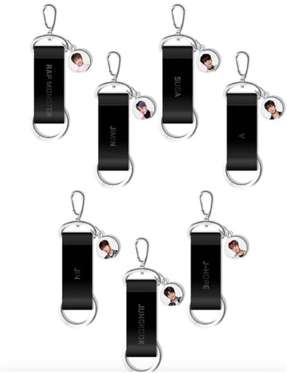 THE WINGS TOUR 2017 KEYRING BTS