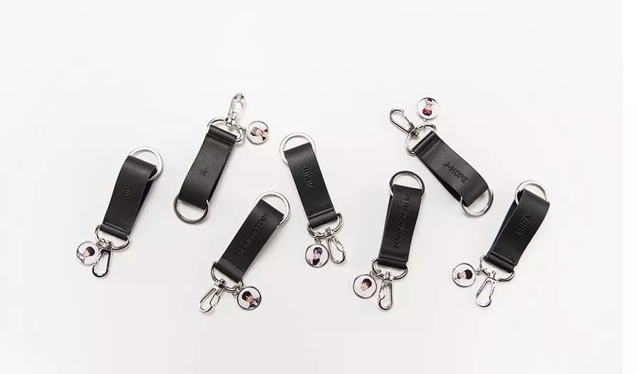 THE WINGS TOUR 2017 KEYRING BTS