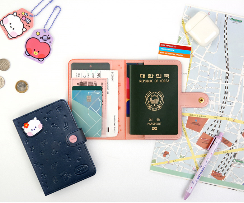 [VACANCE] PASSPORT CASE LEATHER PATCH BT21
